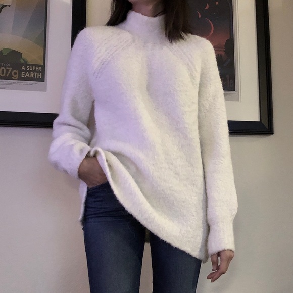 Gap Oversized Boucle Turtleneck Sweater 